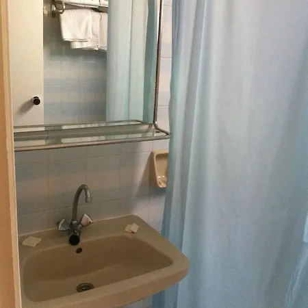 Kassavetis Center - & Hotel 2*