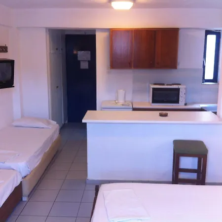 Kassavetis Center - & Hotel 2*